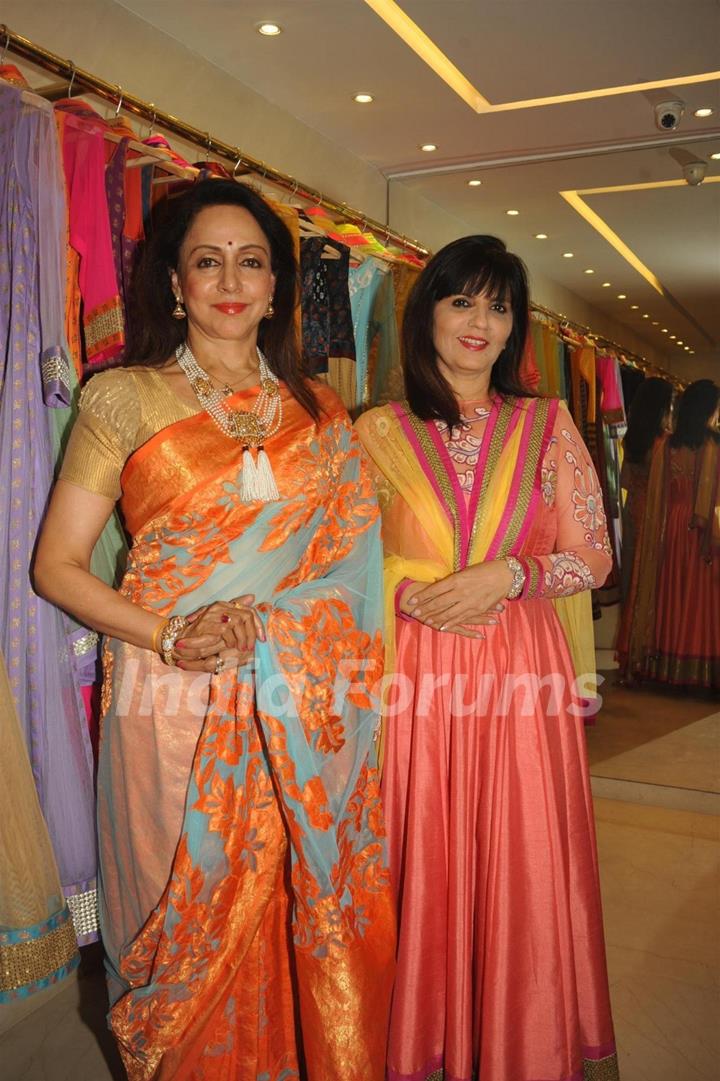 Hema Malini joins fashion designer Neeta Lulla at her flagship store