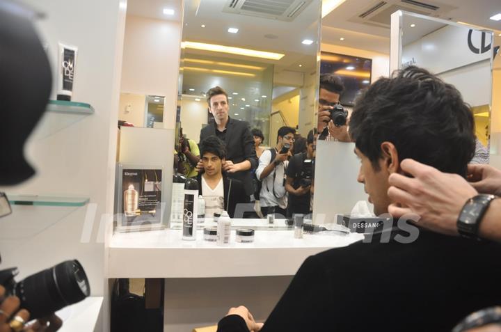 Sidharth Malhotra gets his hair styled at the Dessange International Salon & Spa