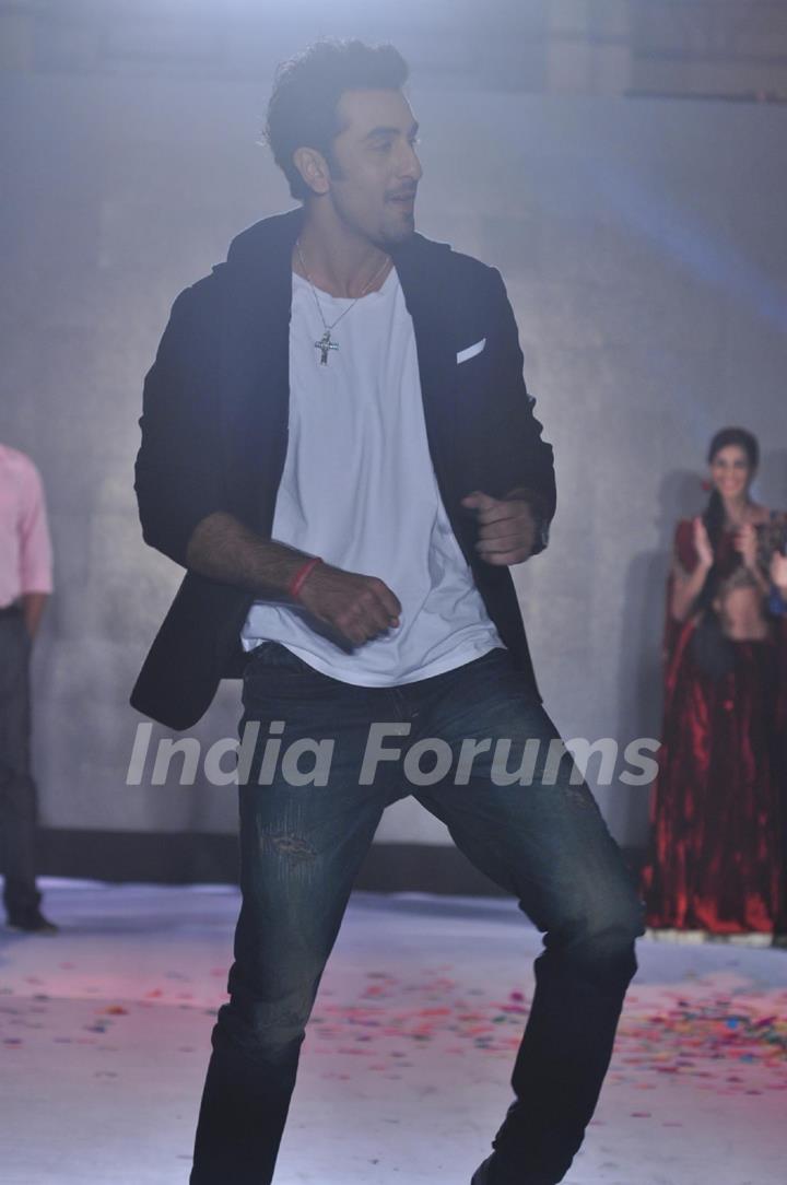 Ranbir Kapoor performs at the event