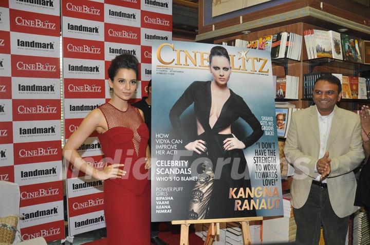 Kangna Ranaut Unveils the Cine Blitz October 2013 Issue