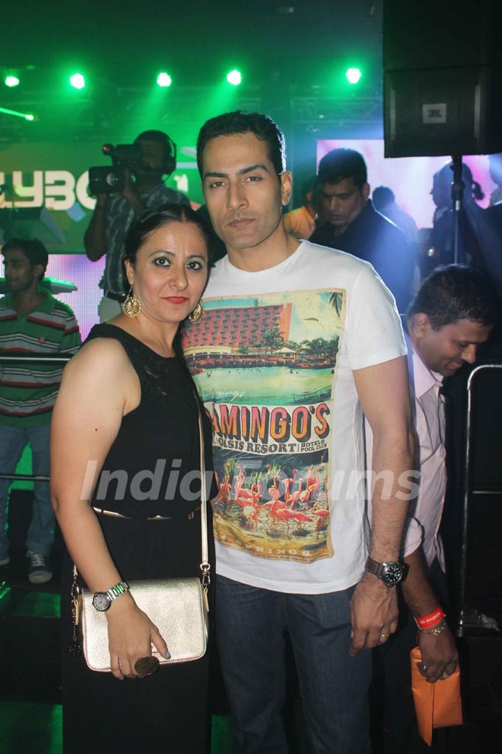 Sudhanshu Pandey was seen with his wife at the Electro Musical Night 'BollyBoom'