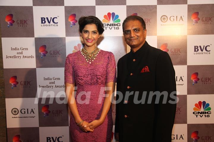 Sonam Kapoor, Brand Ambassador, GJEPC with Mr. Vipul Shah, Chairman, GJEPC