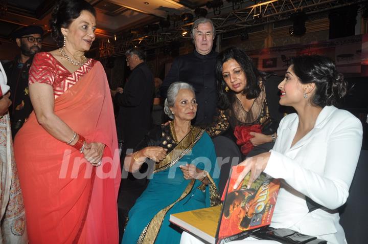 Asha Parekh, Waheeda Rehman and Sonam Kapoor in chat at the event