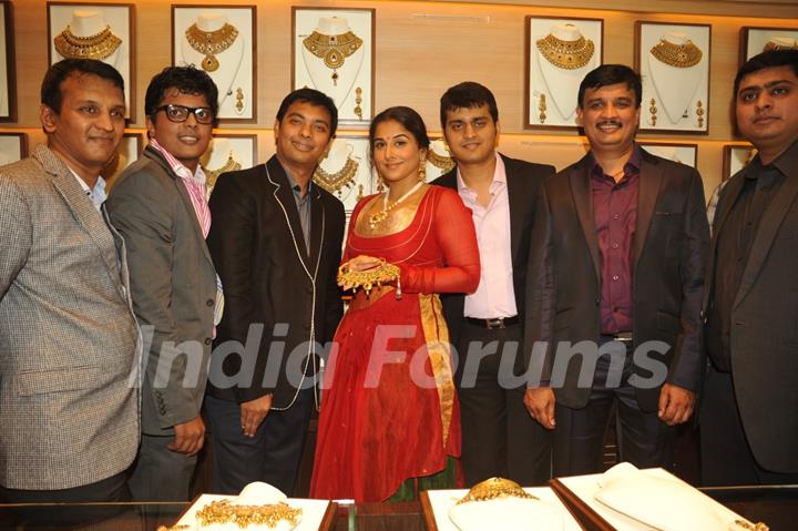 Vidya Balan launches Ranka Jewellers Showroom