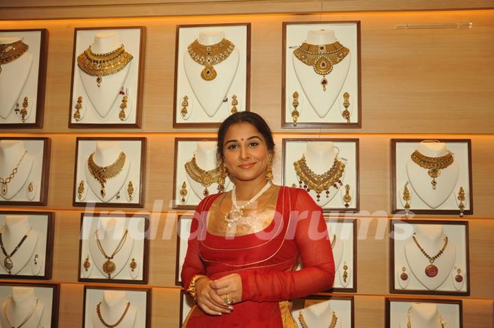 Vidya Balan launches Ranka Jewellers Showroom