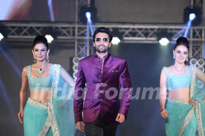 Jackky Bhagnani at the India Bullion And Jewellery Awards 2013