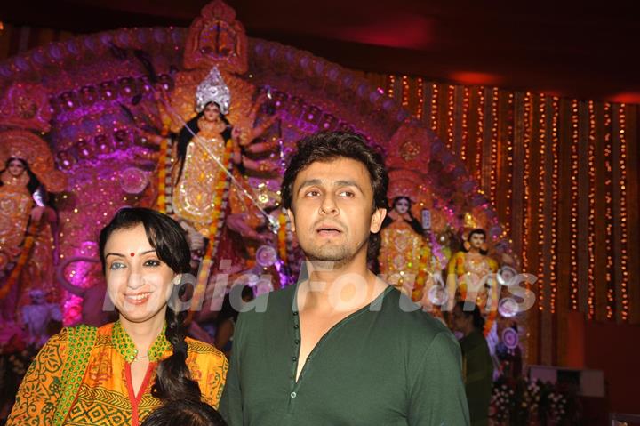 Madhurima and Sonu Nigam at Bombay Sarbojanin Durga Puja