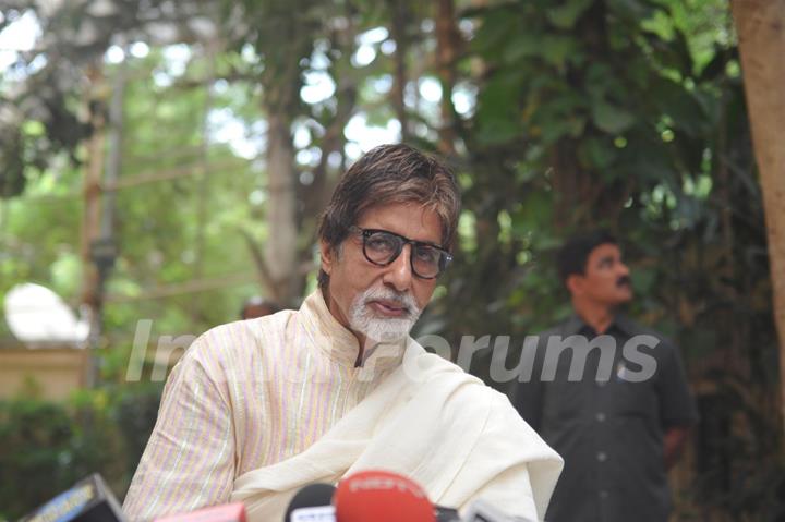 Amitabh Bachchan Celebrates his 71st Birthday