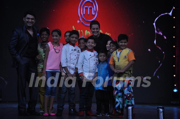 Sonakshi Sinha at 'Bulet Raja' Promotions at Junior Masterchef Grand Finale