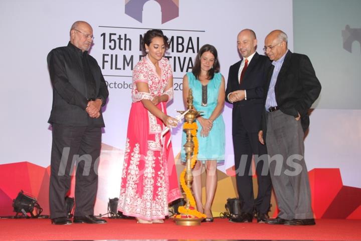Opening Ceremony of the 15th Mumbai Film Festival