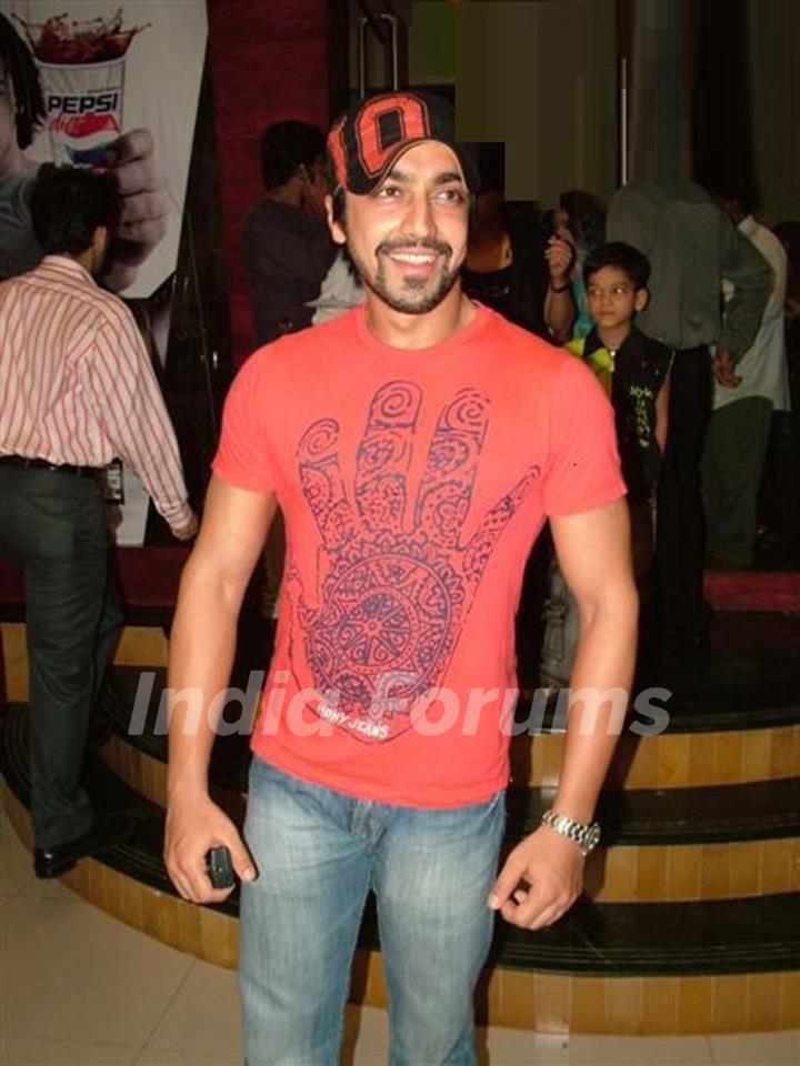 Ashish Chowdhry