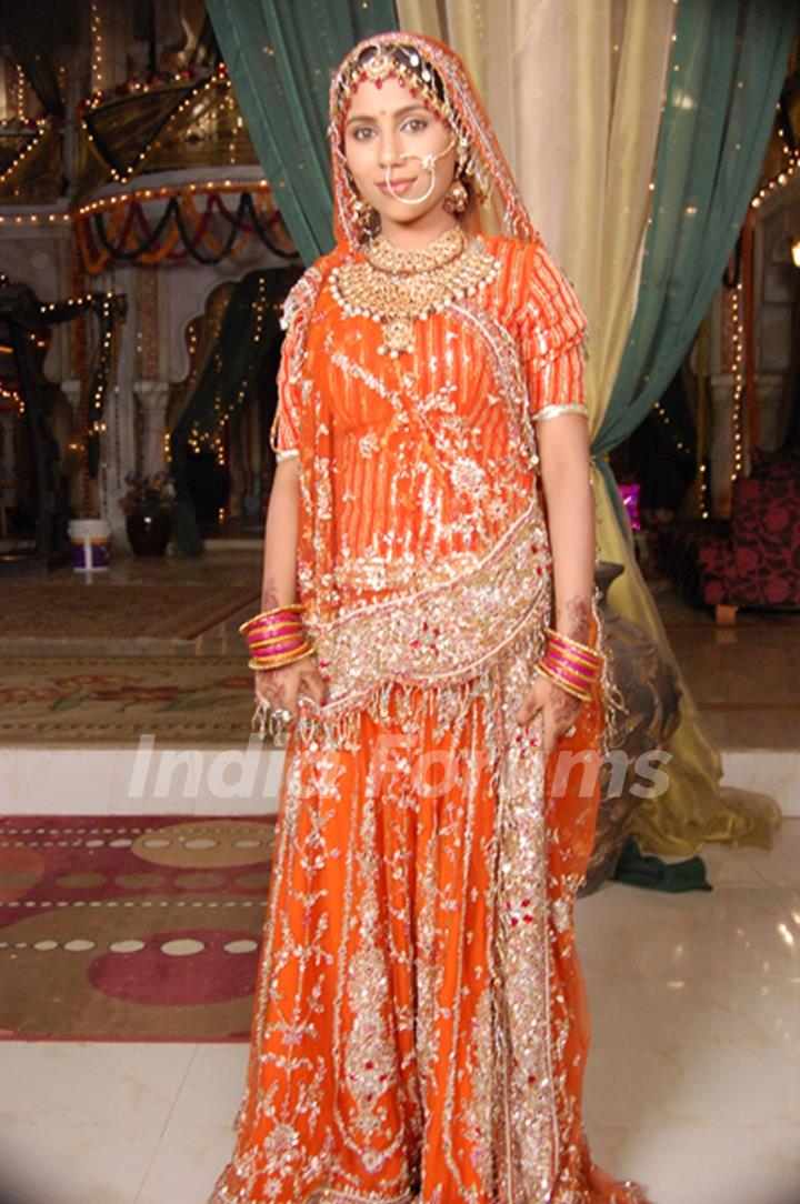 Sugna wearing a Bridal dress in Balika Vadhu