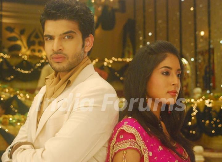 Arjun and Arohi in the show Kitani Mohabbat Hai