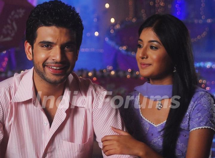 Arjun and Arohi looking happy