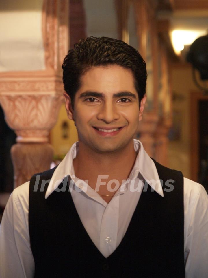 Karan Mehra in Yeh Rishta Kya Kehlata Hai