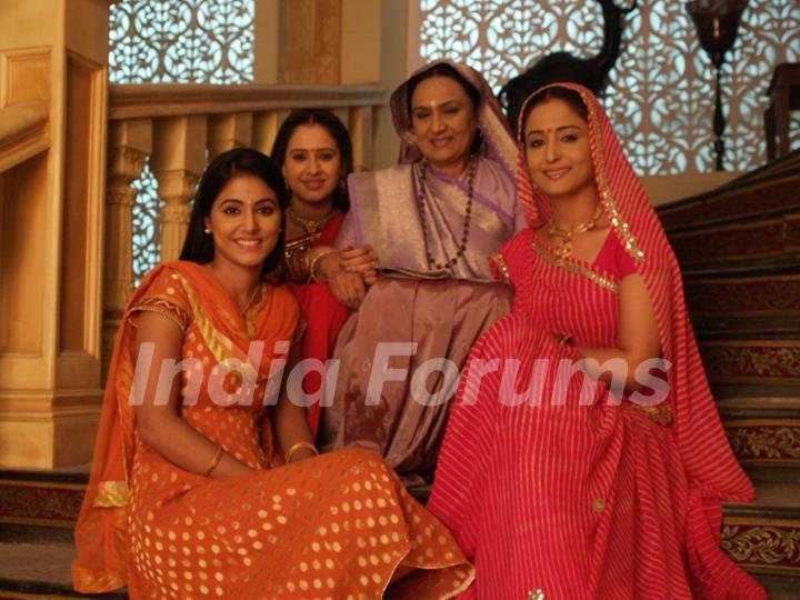 Hina Khan, Lata Sabharwal, Vinita Malik and Pooja Joshi in Yeh Rishta Kya Kehlata Hai