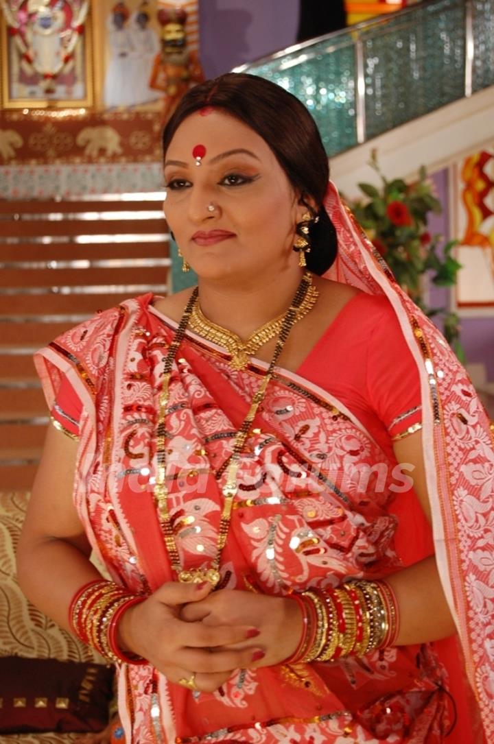 A still of Manjula from the show Hamari Devrani