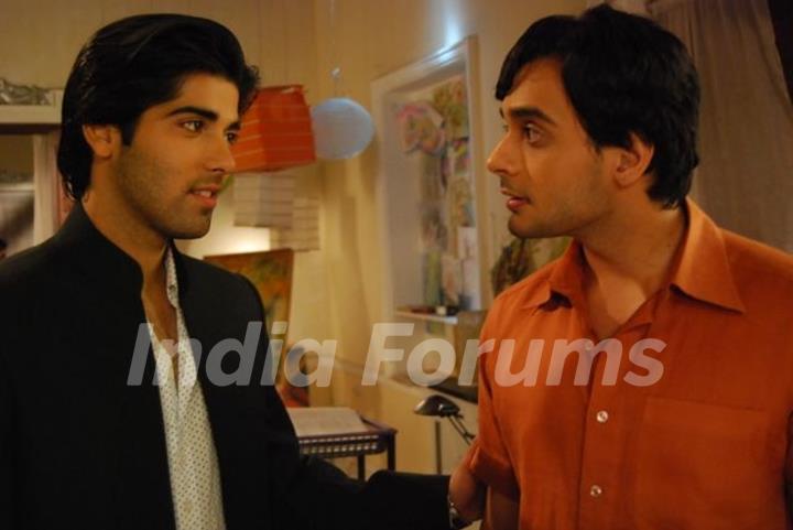 Ranvir Rajvansh talking to his brother Alekh