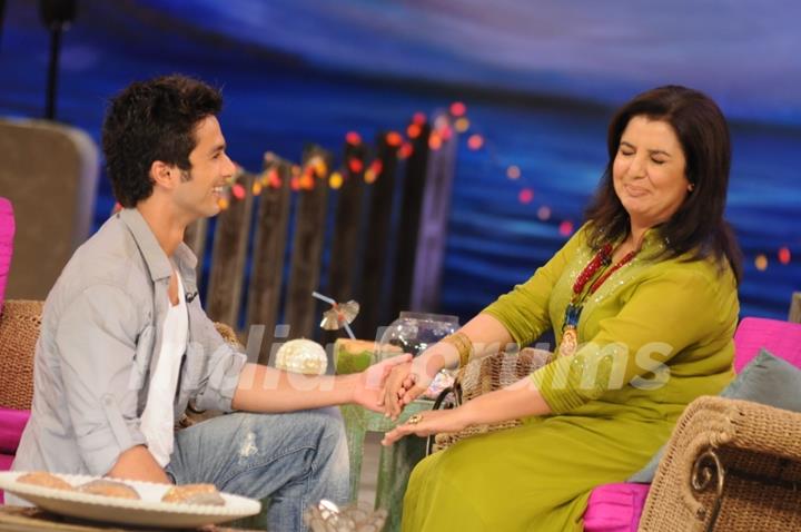 Shahid Kapoor proposing Farah Khan