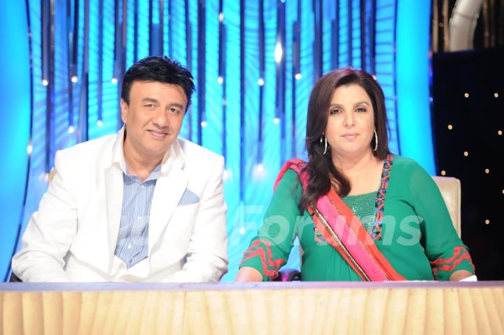 Farah Khan and Anu Malik as a judge