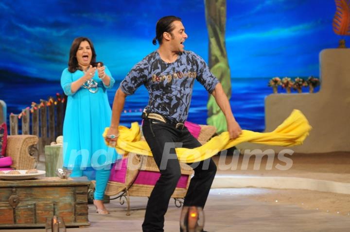 Salman Khan dancing