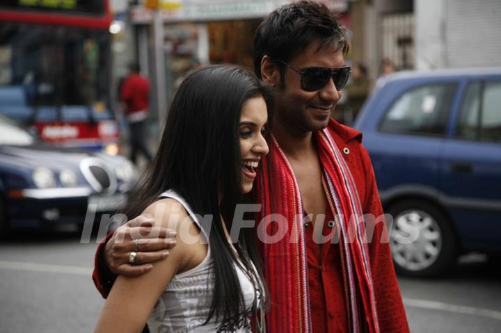 Ajay Devgan with Asin in London Dreams movie