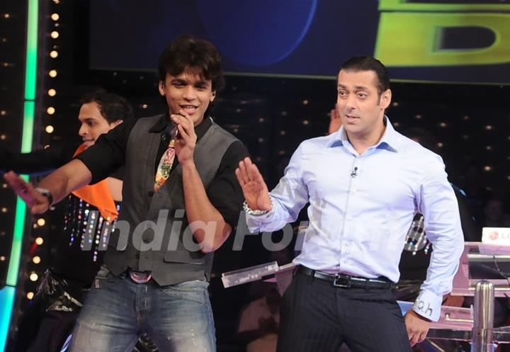 Salman Khan and Abhijeet Sawant