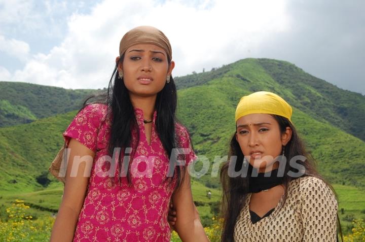 Shamoli and Kanchan looking tensed