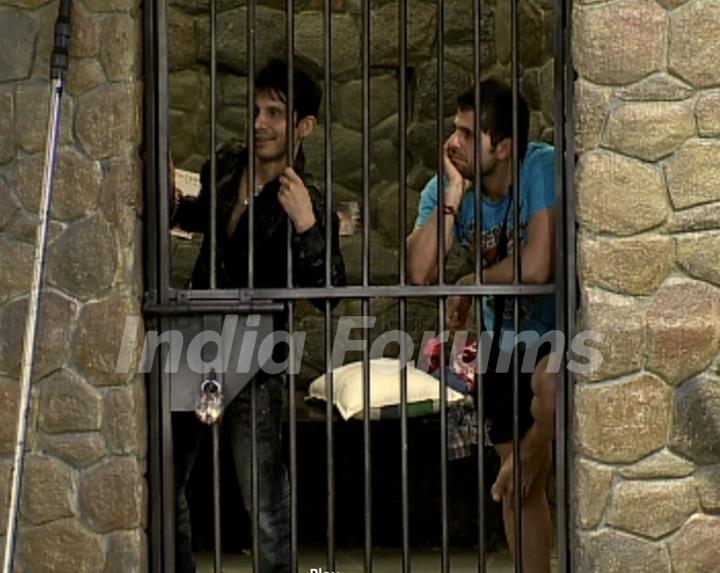 Kamal Khan and Bakhtiyaar in jail