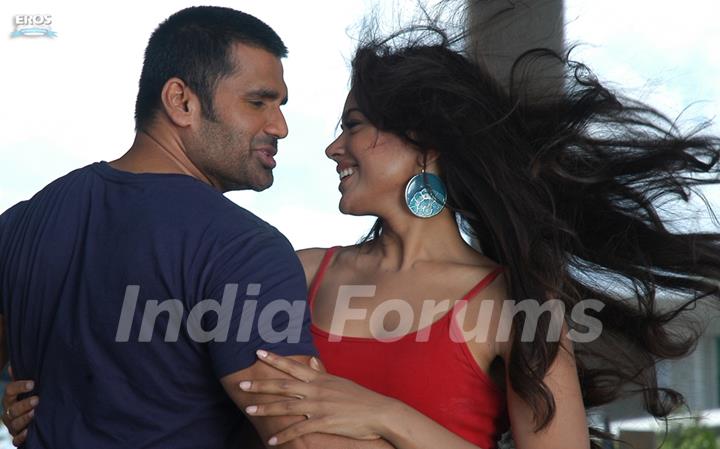 Romantic scene of Sunil and Sameera