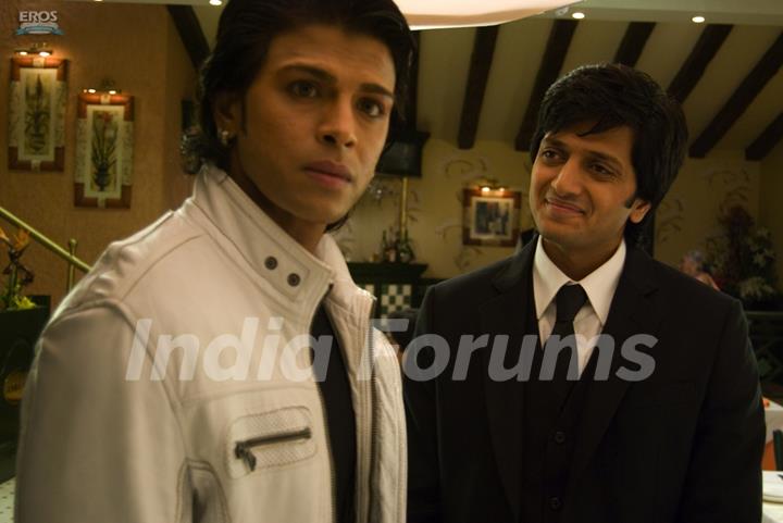 Ritesh Deshmukh making fool to Sahil Khan