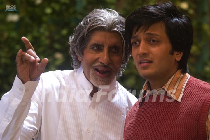 Amitabh Bachchan giving advice to Ritesh Deshmukh