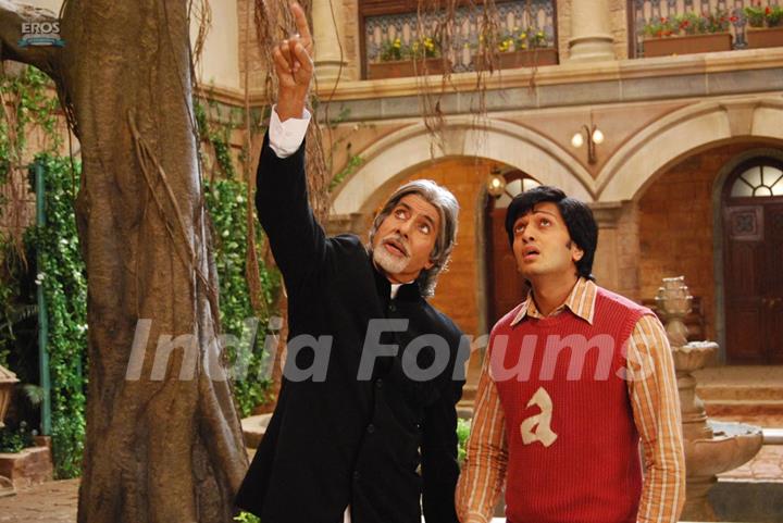 A still of Amitabh Bachchan and Ritesh Deshmukh