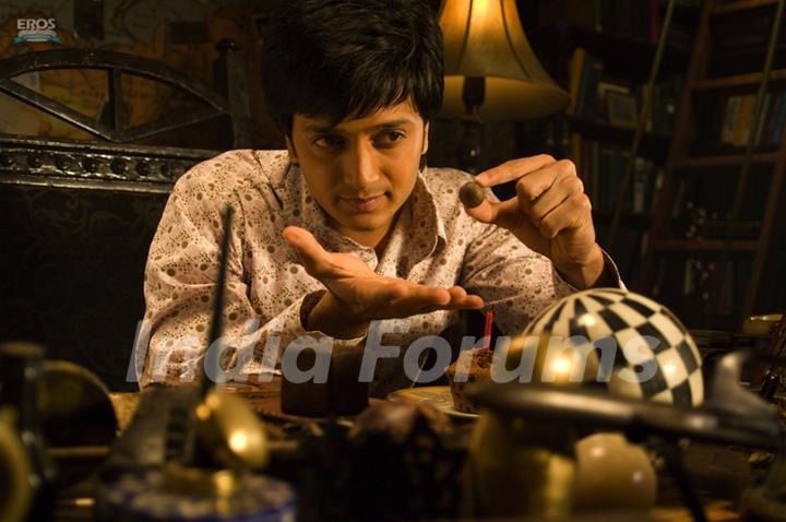 Ritesh Deshmukh doing magic