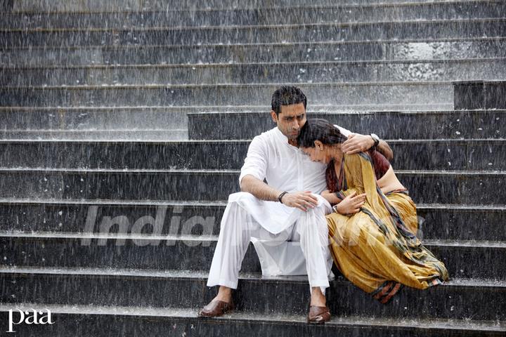 Abhishek Bachchan trying to console Vidya Balan