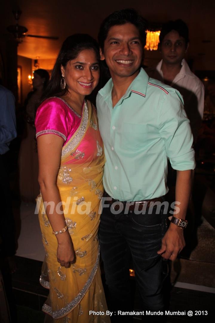 Shaan with wife at Abhijeet's Birthday Bash