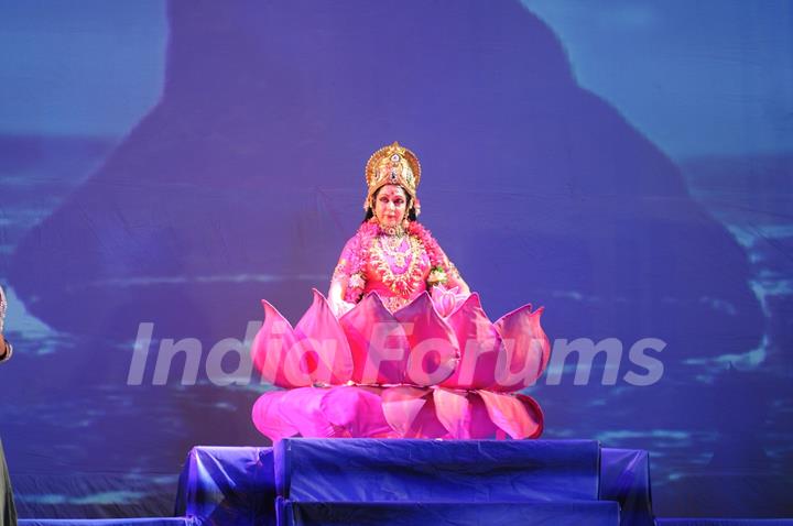 Shree Shree Kali Puja inaugurated by a performance by Hema Malini