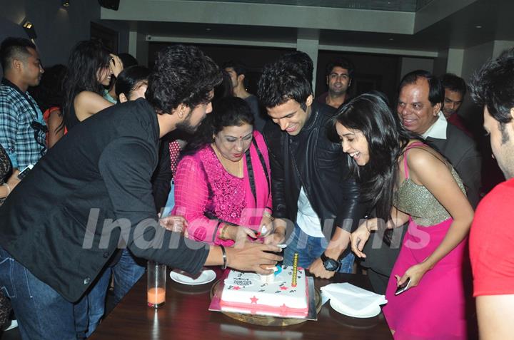 Rithvik Dhanjani cuts his Birthday cake