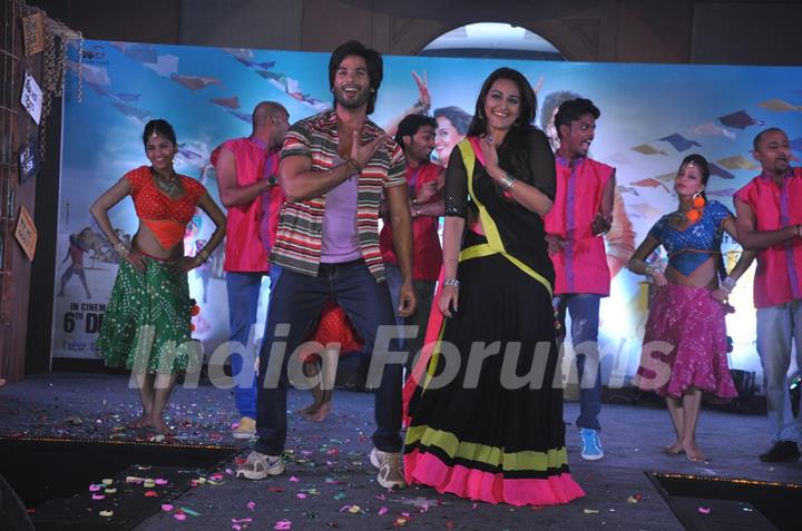 Sonakshi Sinha and Shahid Kapoor at R...Rajkumar - Music Launch