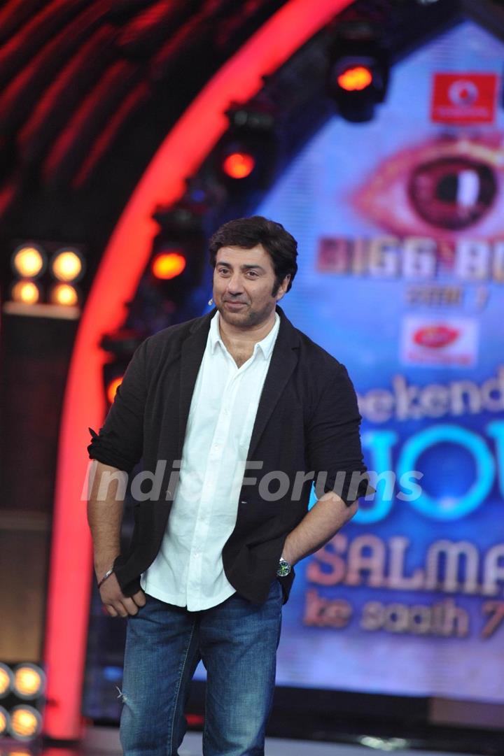 Sunny Deol promotes 'Singh Saab The Great' on Bigg Boss 7