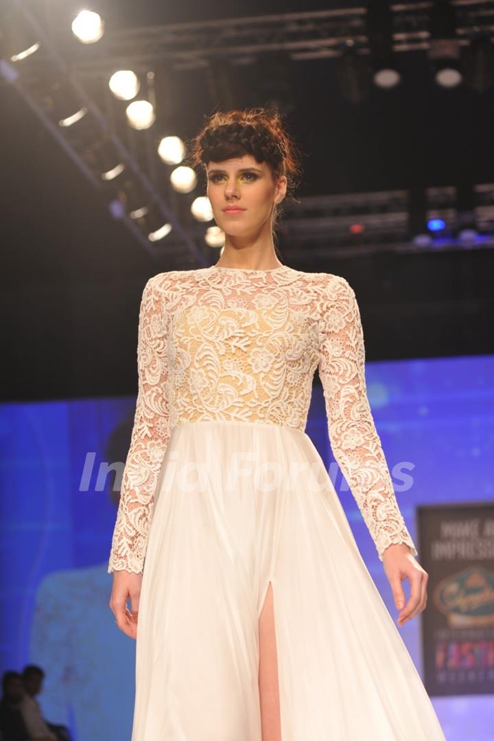 Diana Penty showstopper for Drashta at Signature International Fashion Week in Mumbai