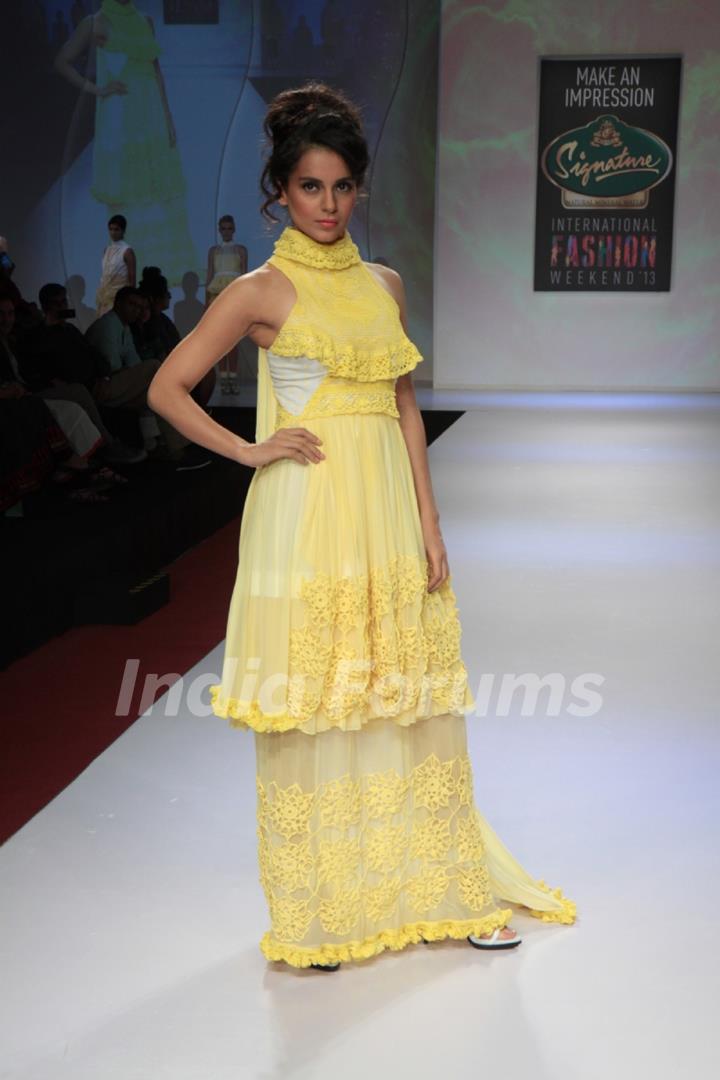 Kangana Ranaut showstopper for designer Bora Aksu at Signature International Fashion Weekend 2013 in Mumbai