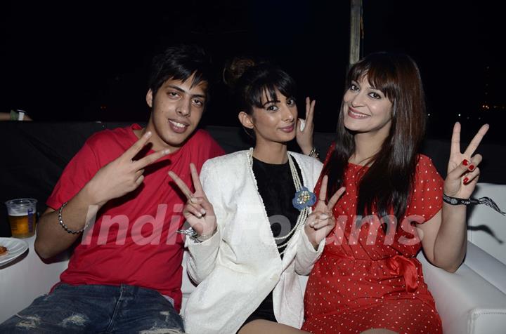 Yash Birla, Talat Aziz, Candy Brar, Aarti Chhabria, Tina Dutta and Ali Merchant At Sunburn DJ Party