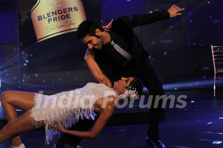 Sandip Soparkar and Jessy Randhawa perform at the Blenders Pride Fashion Tour