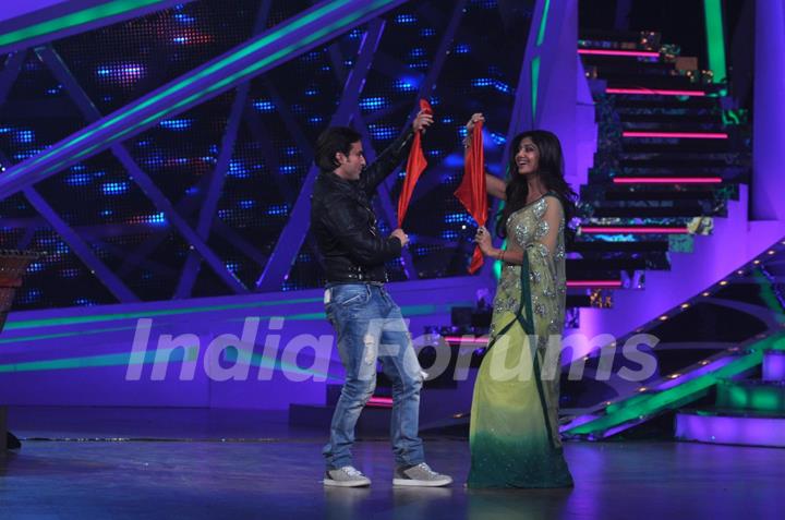 Saif and Shilpa do the 'Rumal Aapka' step on Nach Baliye 6