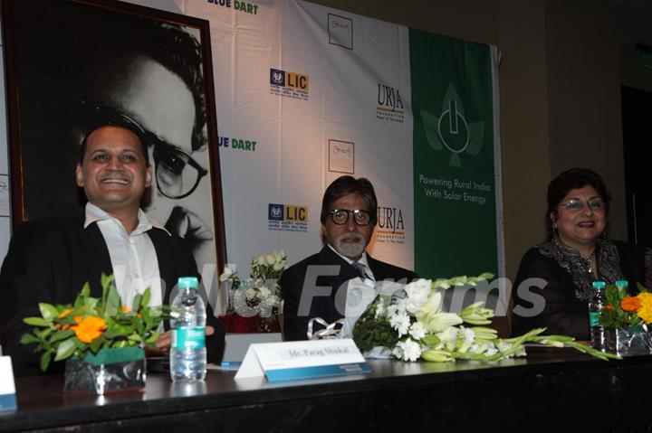 Amitabh Bachchan launches the LIC UJRA event