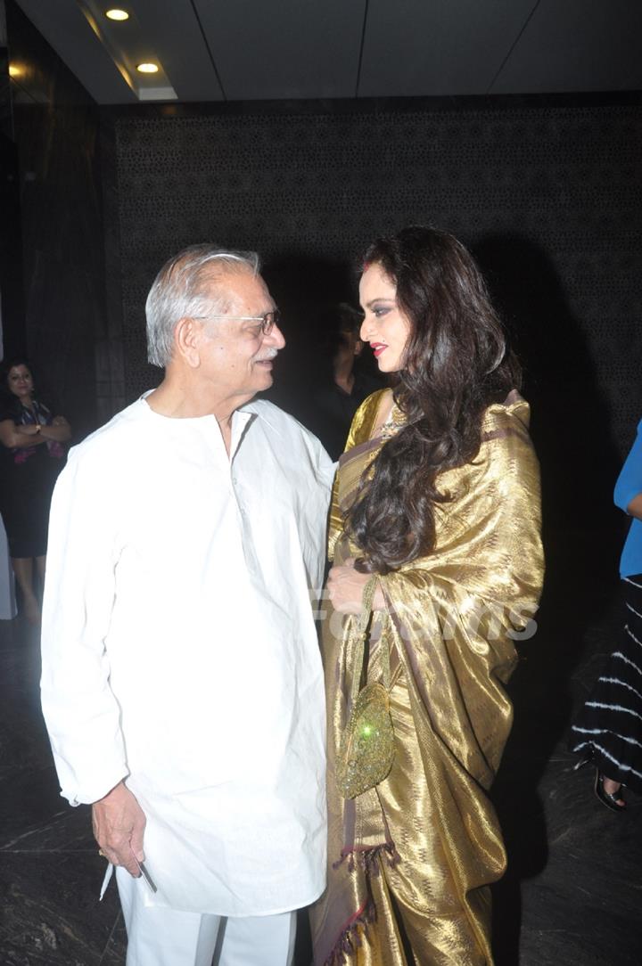 Gulzar and Rekha at the Hello Hall Of Fame Awards 2013