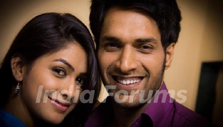 Offscreen picture of Mrunal and Shaleen