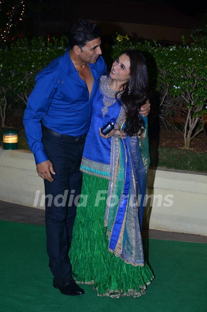 Akshay Kumar and Rani Mukherjee share a joke at Vishesh Bhatt's Wedding Reception