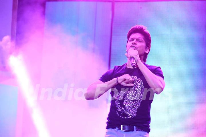 Shaan performs at Bollywood Electro Music Festival